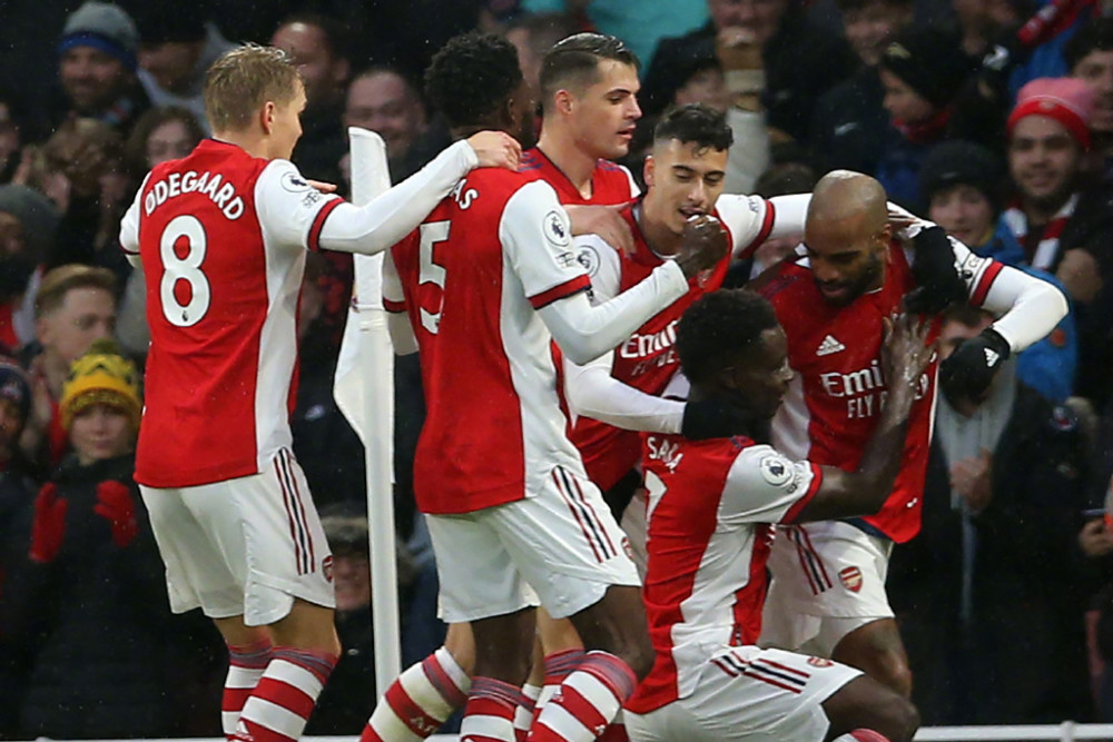 阿斯预测巴萨vs布鲁日首发：莱万领衔，拉什福德替补（阿斯报预测巴萨战布鲁日首发：莱万压阵，拉什福德替补待命）