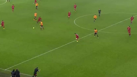 世体：内马尔一次支撑失误后接受处理，问题不大但引发了担忧（世体：内马尔支撑动作失误后接受处理，伤情轻微却引发忧虑）