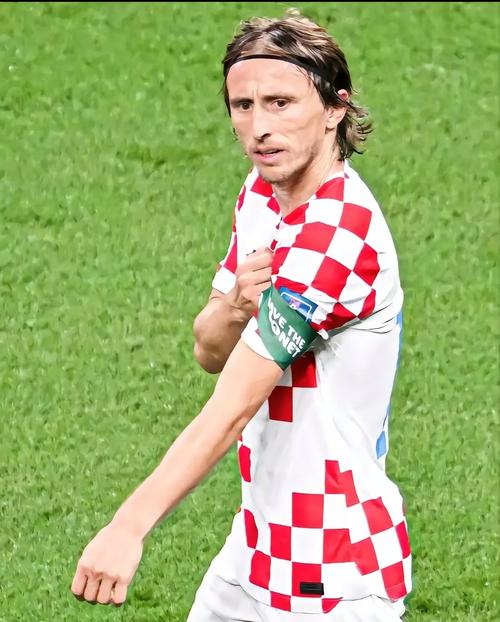 记者：纽卡要求谢什科48小时内答复，不打算拖到本周后半段（记者：纽卡斯尔要求谢什科两天内回应，不会把进程拖到本周后期）