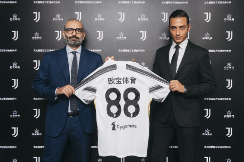 上海海港3-0大胜浙江队 掌握中超争冠主动权
