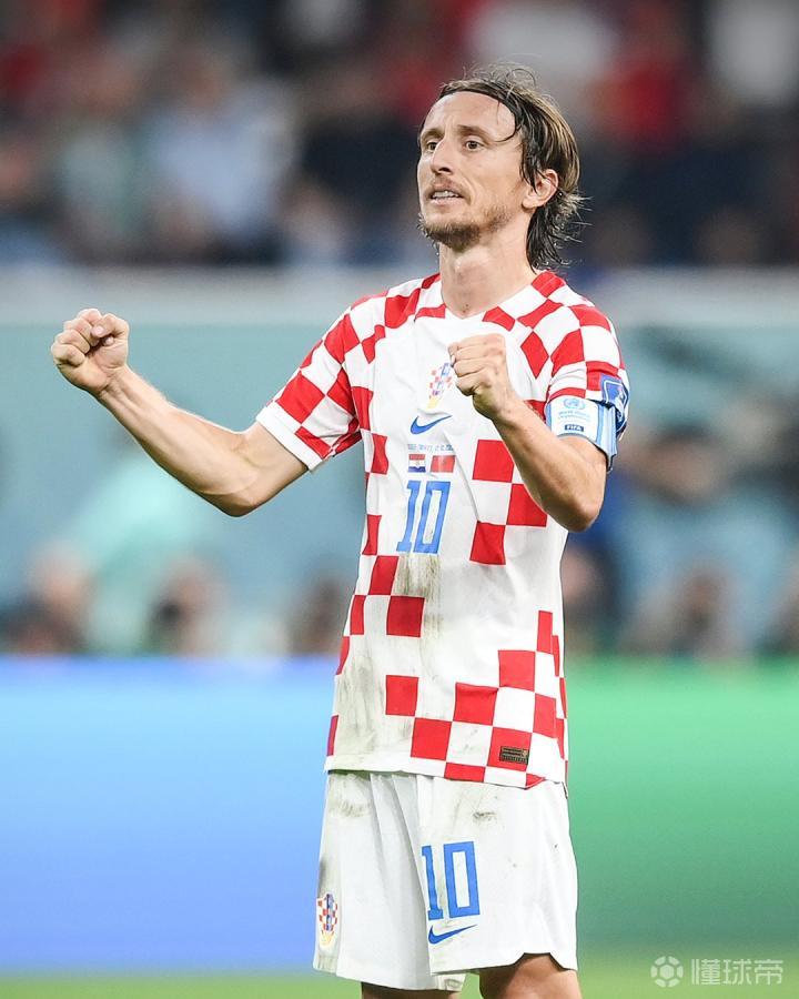 基恩怒批芒特：在场上就像小学生，这种球员拉低曼联整体水准（基恩炮轰芒特：踢得像小学生，这类球员拖累曼联整体水平）