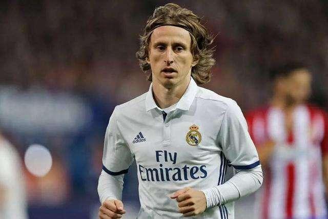 出战4场完成3场零封+两度扑点，迈尼昂当选米兰11月最佳球员（4场比赛3次零封并两度扑出点球，迈尼昂荣膺米兰11月最佳球员）